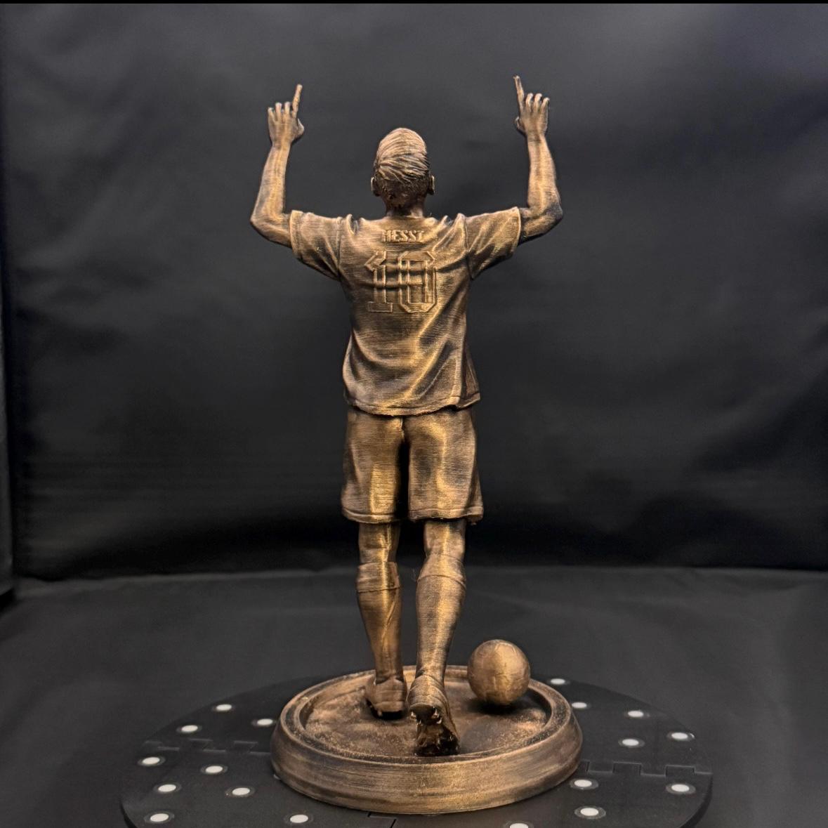 Lionel Messi Football Statue 7 Inch