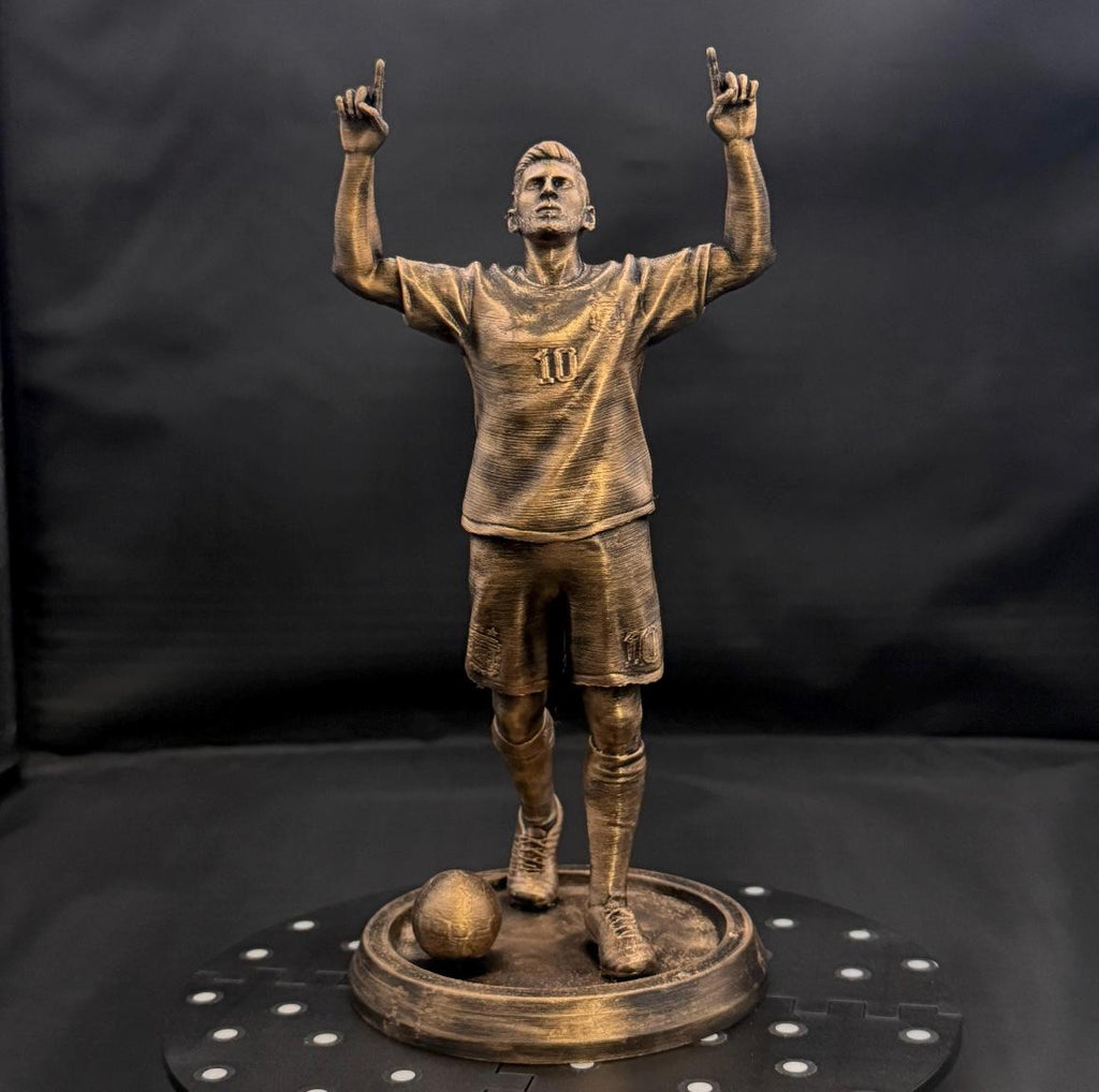Lionel Messi Football Statue 7 Inch